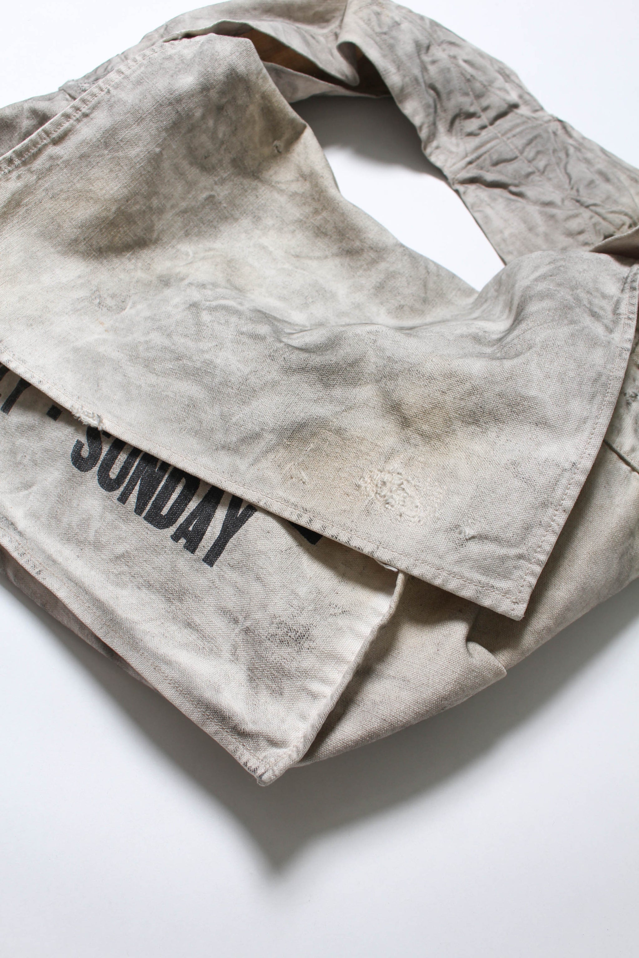 NEWSPAPER BAG – C30 - BOW WOW, RECOGNIZE FLAGSHIP SHOP
