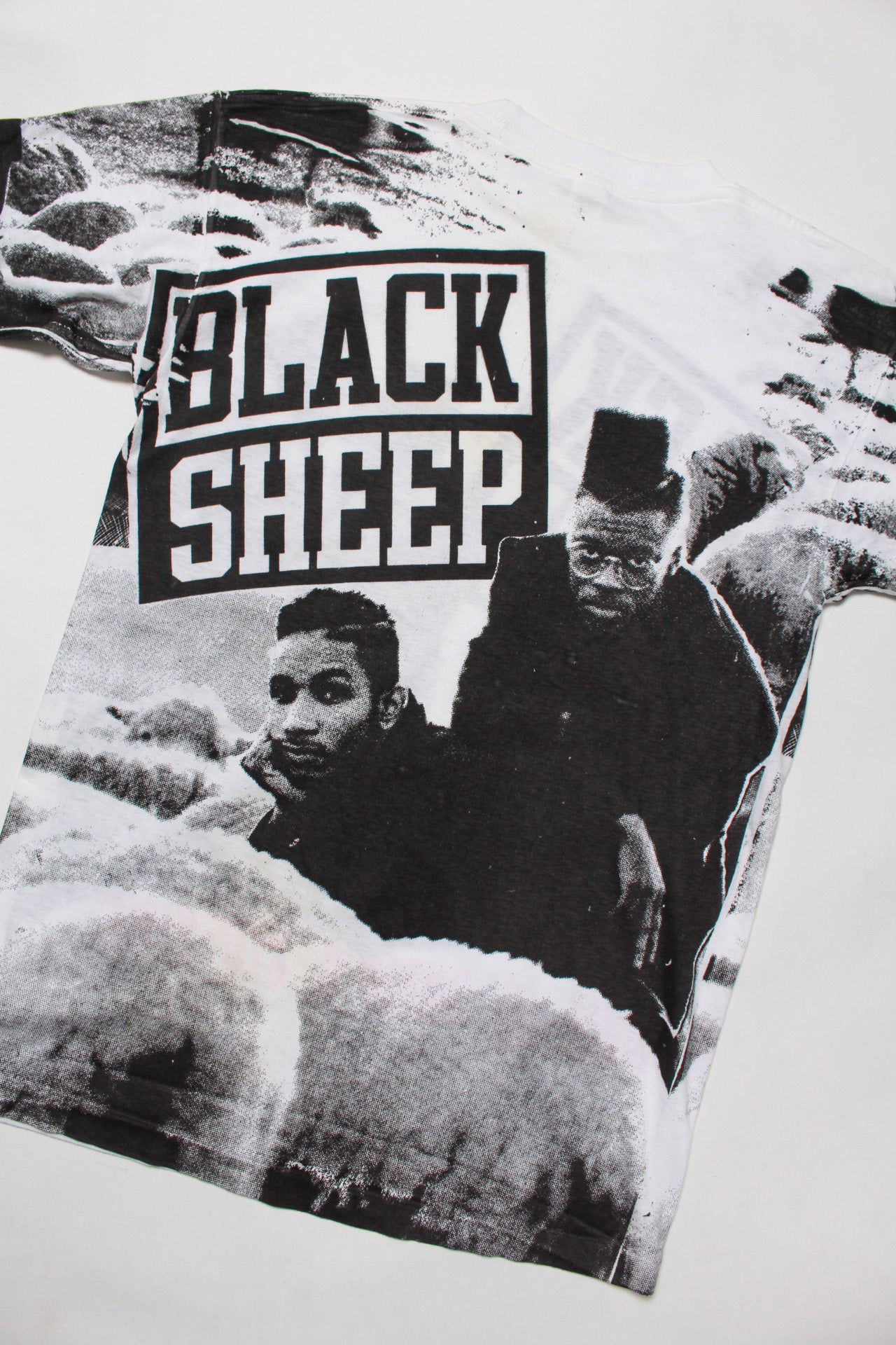 BLACK SHEEP - A WOLF IN SHEEP'S CLOTHING TEE early 90s DEADSTOCK