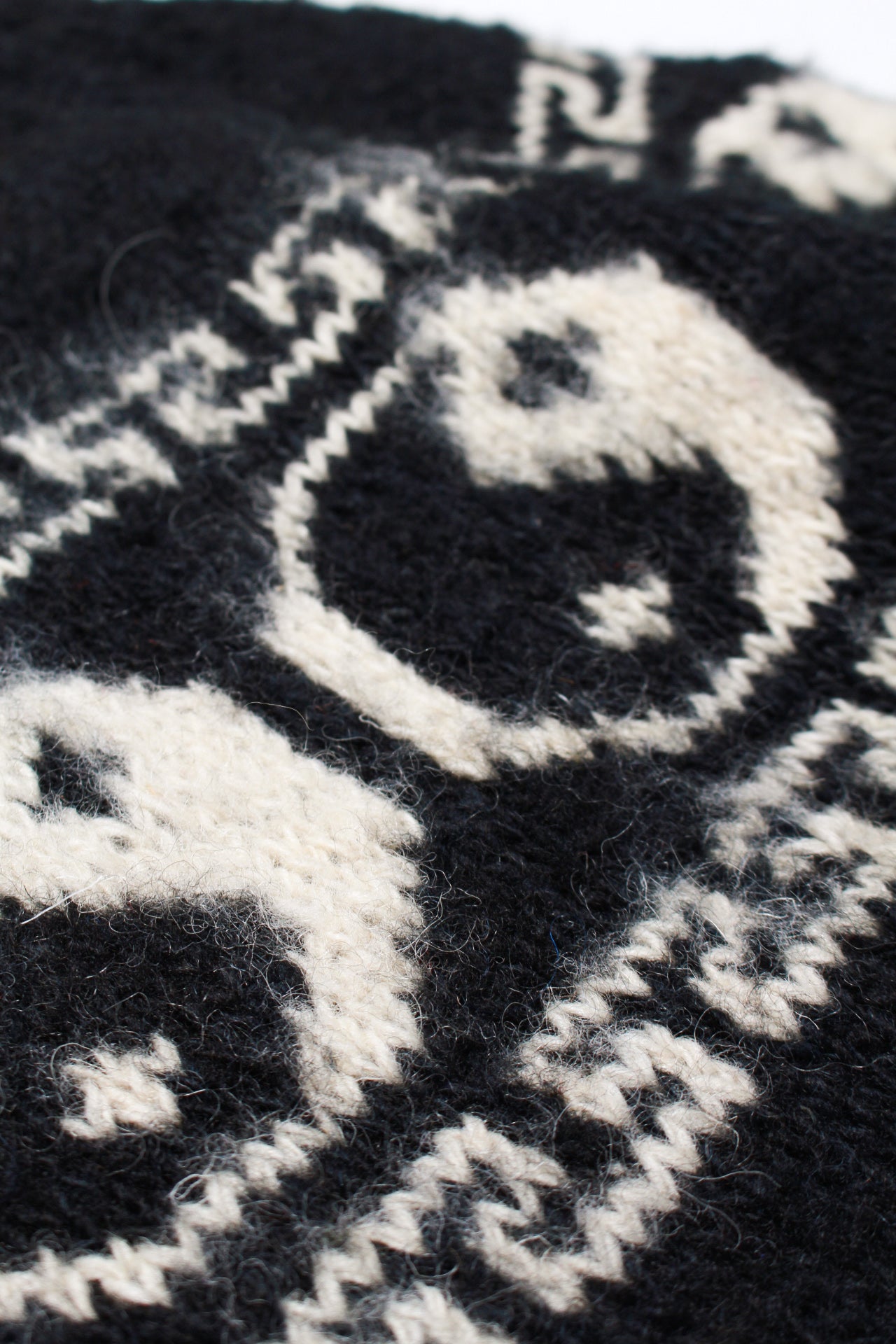 USED in STOCK】YIN YANG MOHAIR KNIT 80s-90s – C30 - BOW WOW